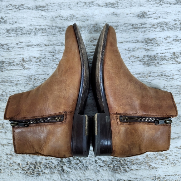 FRYE "Carly Chelsea" Cognac Double Zip Leather Ankle Bootie | Women's Size 6B - Picture 6 of 13
